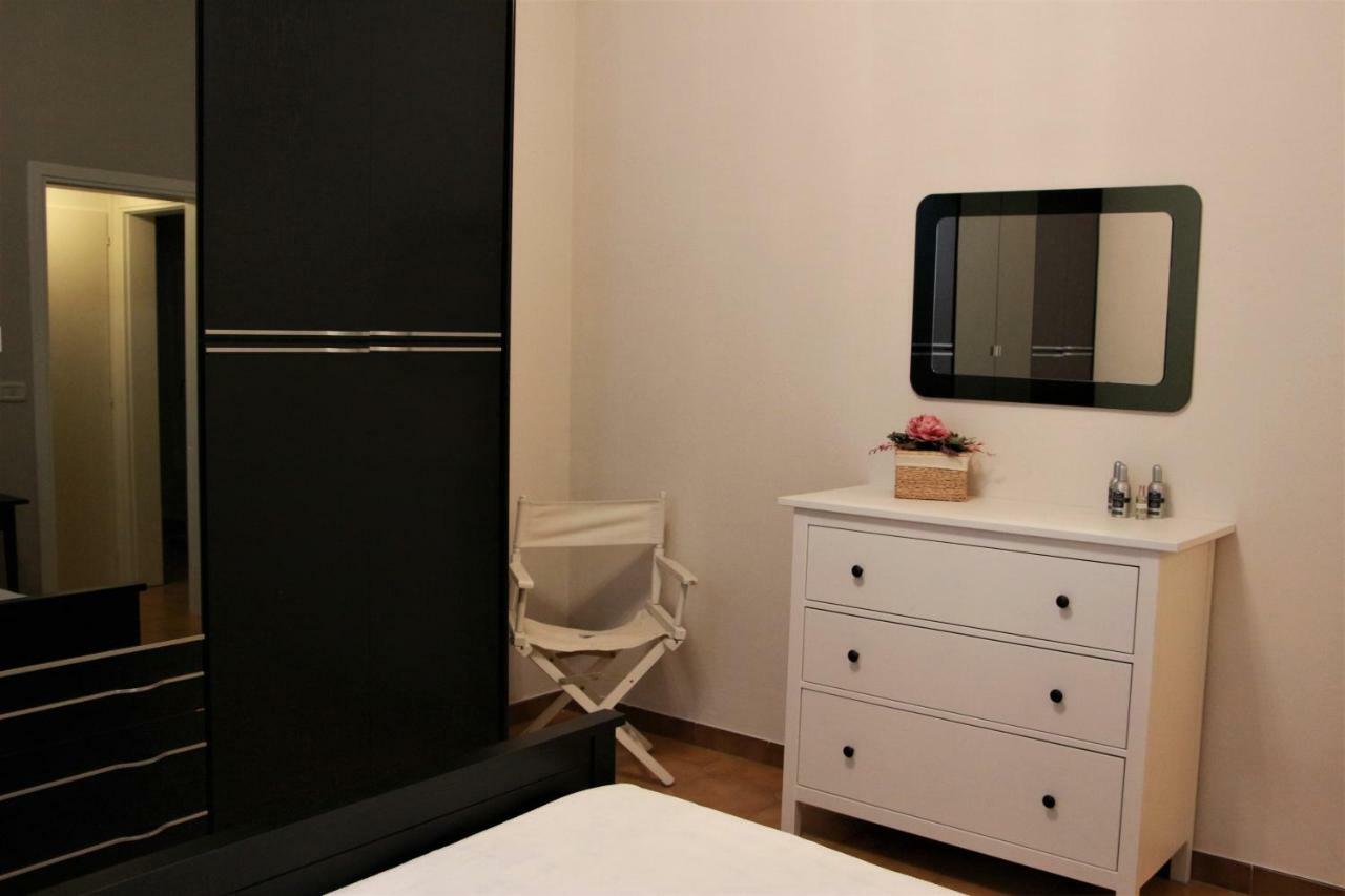 Anna'S Apartment, The Heart Of Bologna. Buitenkant foto